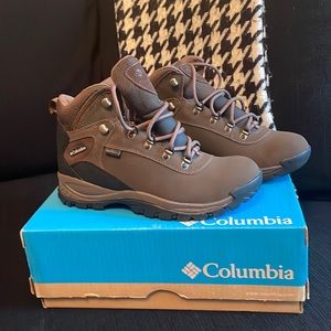 Columbia Newton Ridge boots